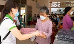 Khám bệnh và tặng quà cho người dân khó khăn tỉnh Trà Vinh
