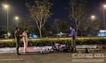 TPHCM: Hai xe máy tan nát sau cú ‘đối đầu’, 3 người thương vong