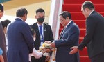 Thủ tướng Phạm Minh Chính bắt đầu chuyến thăm chính thức Campuchia