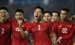 Việt Nam thắng Malaysia 3-0 dù chơi thiếu người trong gần 30 phút