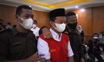 Indonesia: Tuyên án chung thân giáo viên cưỡng hiếp nhiều học sinh