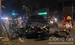 Ôtô tông nhiều xe máy dừng chờ đèn đỏ ở Sài Gòn, nghi tài xế đạp nhầm chân ga