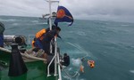 Quảng Ngãi: 4 ngư dân mất tích trên biển do thuyền chìm đã được cứu