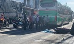 Đồng Nai: Xe khách tông xe máy, bé gái 4 tuổi tử vong, mẹ nguy kịch