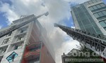 Cháy khách sạn cao tầng ở trung tâm TPHCM, Cảnh sát cứu 3 người