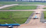 Đóng một đường băng sân bay Tân Sơn Nhất, khách cần theo dõi lịch bay