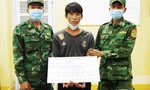 Bắt kẻ mang 2kg nghi là ma tuý và súng đạn K54 từ Campuchia về Việt Nam
