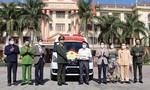 Bộ trưởng Tô Lâm tặng xe cứu thương cho tỉnh Lai Châu