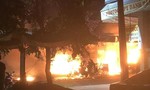 Cửa tiệm cháy lớn trong đêm, hàng chục xe máy bị thiêu rụi