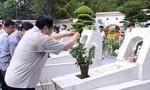 Thủ tướng dâng hương tưởng niệm tại Khu di tích Ngã ba Đồng Lộc