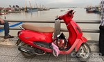 Chiếc xe máy vô chủ để trên cầu Đồng Nai, nghi có người nhảy sông
