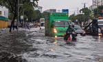 Nhiều đường phố ở Vũng Tàu đường ngập như sông, xe chết máy hàng loạt