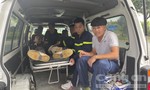 Cảnh sát CNCH kịp thời sơ cứu nạn nhân bị TNGT và đưa đi cấp cứu