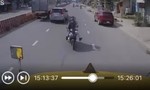 Video 2 thanh niên chạy xe Exciter ngược chiều 'đối đầu' xe container