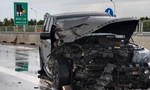 Xế hộp Range Rover tông xe 7 chỗ lật nhào, 5 người bị thương