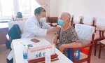Bệnh viện Thống Nhất khám bệnh và tặng quà cho người dân huyện Nhà Bè