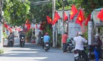 Đường phố TPHCM rợp trời cờ đỏ sao vàng mừng Quốc khánh 2-9