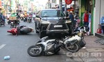 Ô tô tông 6 xe máy và xe đạp gần chợ Phú Nhuận, nhiều người xây xát