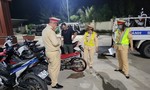 Cảnh sát trắng đêm vây bắt 43 'quái xế' từ 5 tỉnh, thành tụ tập đua xe
