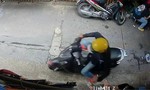 Bị giật ĐTDĐ tại chợ Đại Quang Minh, cô gái chạy bộ đuổi theo kẻ cướp