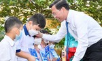 Chủ tịch UBND TPHCM Phan Văn Mãi dự lễ khai giảng năm học mới tại huyện Cần Giờ