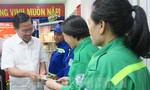 Chủ tịch UBND TPHCM Phan Văn Mãi chúc Tết công nhân vệ sinh môi trường