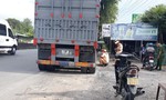 Xe container va chạm xe máy, 1 người tử vong tại chỗ