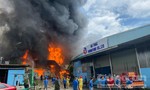 Cháy lớn tại công ty sản xuất nội thất ở Bình Dương