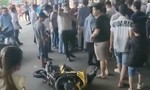 Khống chế hai thanh niên chạy xe máy 'đi lạc' vào sân bay Tân Sơn Nhất