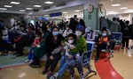 Các bệnh viện ở Bắc Kinh quá tải khi ca bệnh hô hấp ở trẻ em tăng cao
