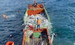 Tàu bị chìm trên vùng biển Côn Đảo, 6 người được cứu, trong đó có bé 3 tuổi