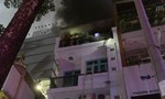 TPHCM: Cháy nhà dân lúc rạng sáng, cảnh sát giải cứu 6 người an toàn