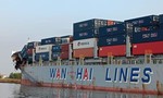 Hai tàu chở container va chạm trên sông Lòng Tàu, TPHCM