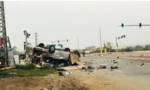 Tai nạn thảm khốc giữa ô tô 16 chỗ và xe container, 8 người tử vong
