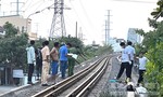 Tàu hoả tông chết người đàn ông ngồi trên đường ray gần cầu Bình Lợi