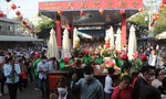 Đông nghẹt người đến lễ hội Chùa Bà Thiên Hậu rằm tháng Giêng