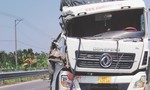 Xe tải 'dồn toa' trên cao tốc Trung Lương - Mỹ Thuận, phụ xe đứt lìa bàn tay