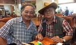 Hai nhà báo khác chiến tuyến  "cụng ly"  sau 43 năm