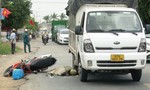 Trượt ngã trên đường, người phụ nữ bị xe tải cán tử vong