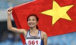 Clip Nguyễn Thị Oanh bứt tốc băng băng về đích trên đường đua 1500m