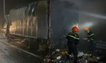 Xe tải thư báo bốc cháy trên cao tốc Trung Lương - Mỹ Thuận