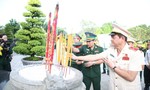 TPHCM: Dâng hoa, dâng hương tưởng niệm các anh hùng liệt sĩ