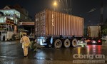 Nam sinh viên đi nhậu về tông đuôi xe container, tử vong tại chỗ