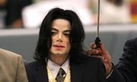 Mỹ mở lại vụ án lạm dụng tình dục của Michael Jackson