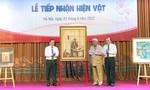 Bảo tàng Hồ Chí Minh tiếp nhận bức tranh "Bác Hồ viết Tuyên ngôn độc lập"