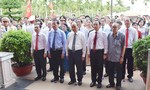 Đoàn đại biểu TPHCM dâng hương tại Di tích Lịch sử Quốc gia Ngã Ba Giồng