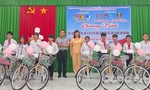 Hội Phụ nữ Phòng CSGT tặng 50 xe đạp cho học sinh khó khăn ở Tiền Giang