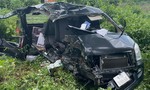 Bà Rịa – Vũng Tàu: Chiếc ô tô vỡ nát sau cú va chạm kinh hoàng