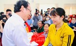 TPHCM trao 1.000 phần quà Tết cho hộ khó khăn trên địa bàn tỉnh Tây Ninh