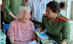 Chúc Tết Mẹ Việt Nam Anh hùng Lê Thị Phò 101 tuổi